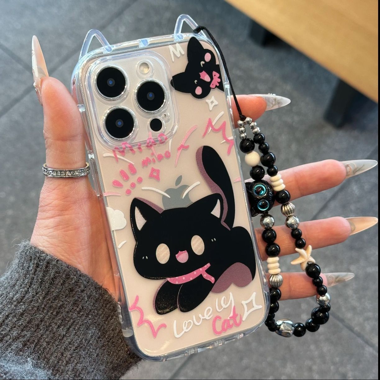 Cute cat ears phone case creative big face cat bracelet protective case
