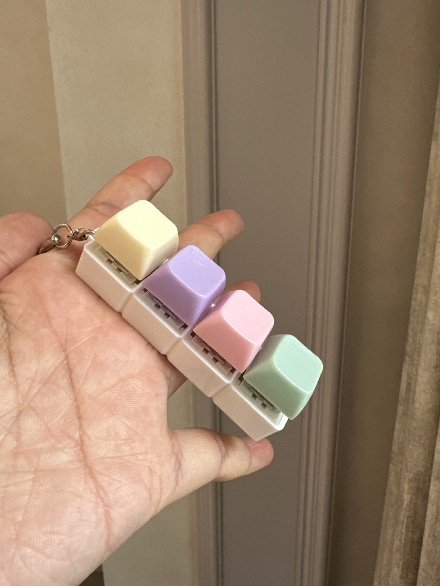 4 Keys Mechanical Keyboard Macaron Keycap Decompression Key Keychain Toy