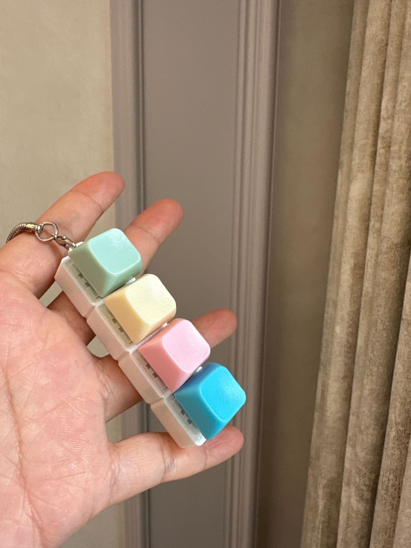 4 Keys Mechanical Keyboard Macaron Keycap Decompression Key Keychain Toy