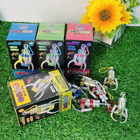 Alloy claw machine claw release keychain