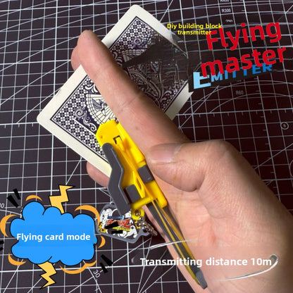 Flying cards launcher (can launch cards) decompressing trendy toys